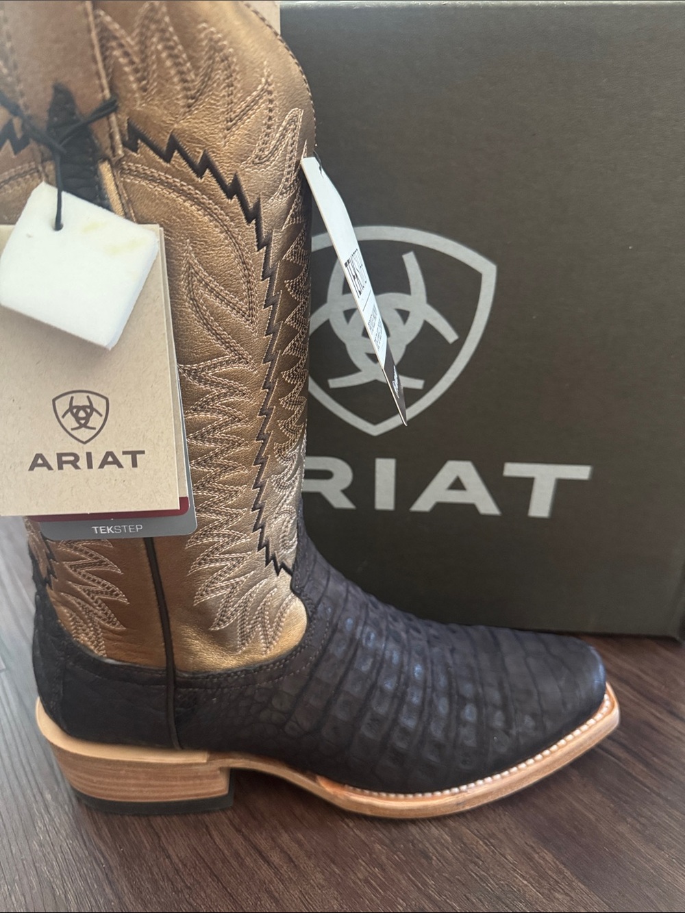 Ariat Futurity Finalist Narrow Cutter Toe Cowboy Boot
